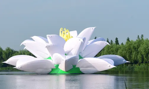 湖面漂浮莲花造型气模现场